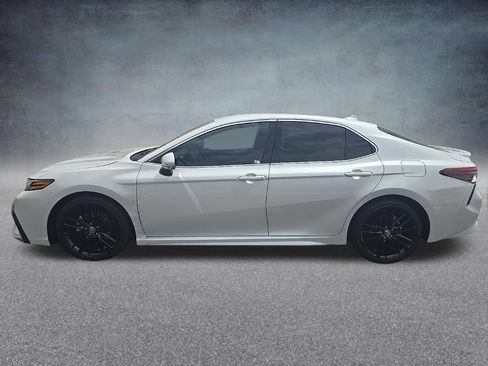 Used 2023 Toyota Camry XSE FWD image 7