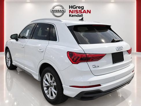 Used 2025 Audi Q3 2.0T Premium w/ Convenience Package AWD/4WD image 2