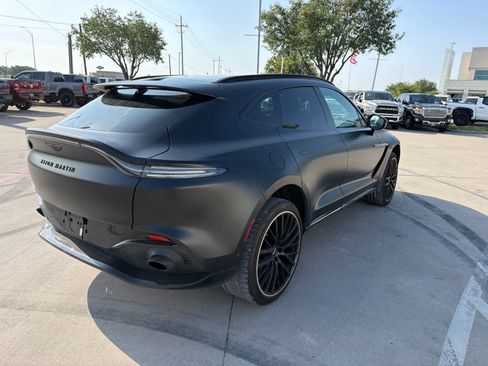 Used 2023 Aston Martin DBX AWD/4WD image 3