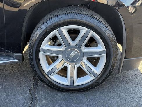 Used 2016 Cadillac Escalade Luxury image 9