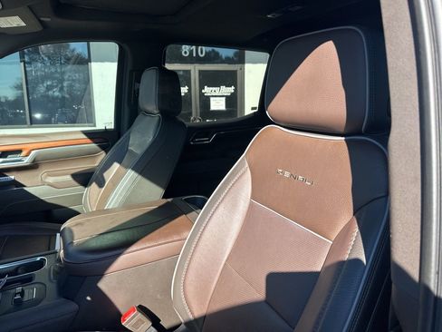 Used 2023 GMC Sierra 1500 Denali w/ Denali Reserve Package image 3