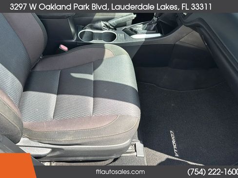 Used 2018 Toyota Corolla LE FWD image 33