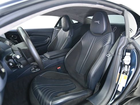 Used 2019 Aston Martin DB11 AMR RWD image 6