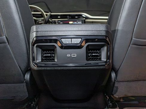Used 2025 GMC Sierra 3500 AT4 w/ AT4 Premium Plus Package AWD/4WD image 33