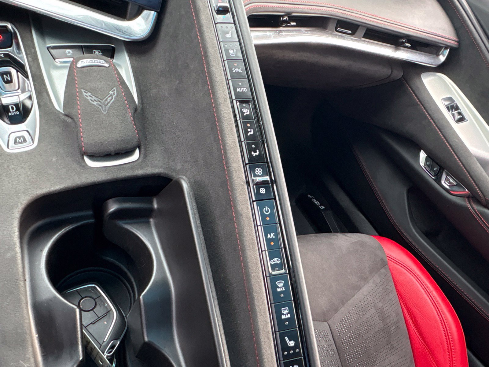 Used 2020 Chevrolet Corvette Stingray Premium Cpe w/ 3LT Preferred Equipment Group RWD image 23