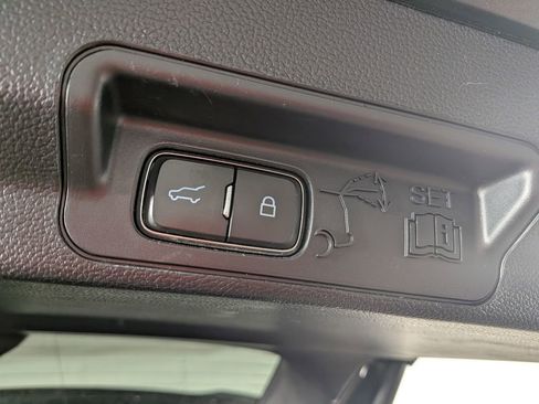 Used 2020 Ford Explorer Limited image 11