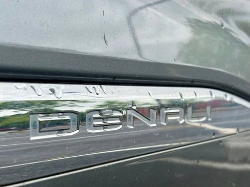 Used 2023 GMC Acadia Denali w/ Denali Ultimate Package FWD image 16