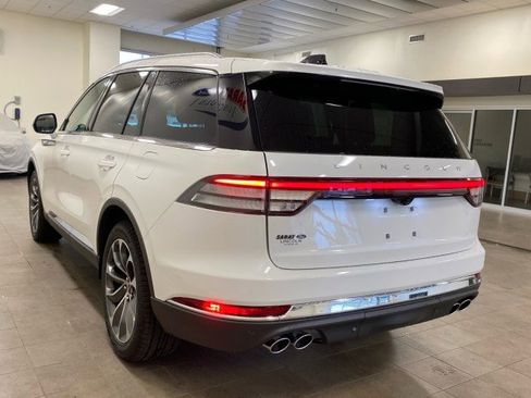 New 2025 Lincoln Aviator AWD image 5