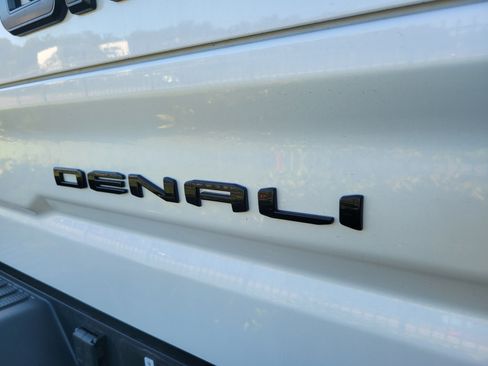 Used 2021 GMC Sierra 1500 Denali w/ Denali Ultimate Package AWD/4WD image 6