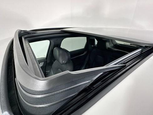 Certified 2025 Porsche Cayenne AWD/4WD image 14