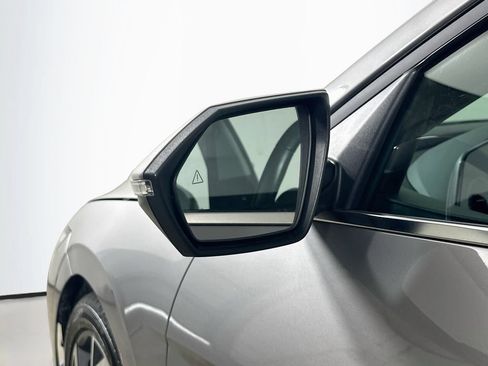Used 2025 Hyundai Elantra Limited FWD image 36