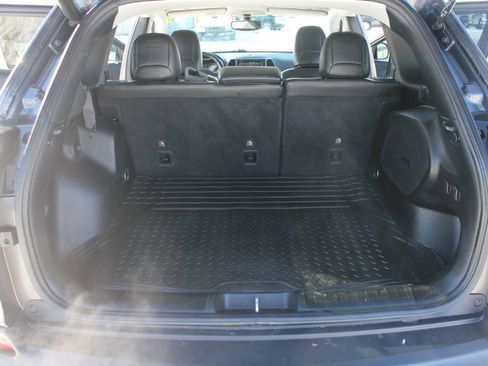 Used 2019 Jeep Cherokee Limited image 42