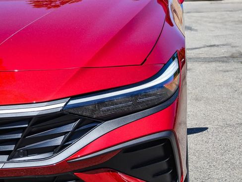 New 2025 Hyundai Elantra Blue image 10