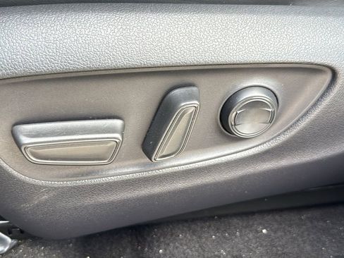 Used 2019 Toyota RAV4 XLE Premium FWD image 21
