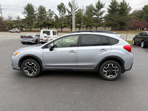 Used 2017 Subaru Crosstrek 2.0i Limited image 9