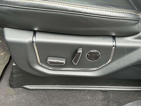 Used 2024 Ford Expedition Max Platinum image 18