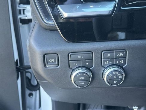 New 2026 GMC Sierra 1500 SLT w/ SLT Premium Package AWD/4WD image 18