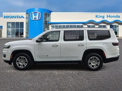 Used 2024 Jeep Wagoneer 4WD image 12