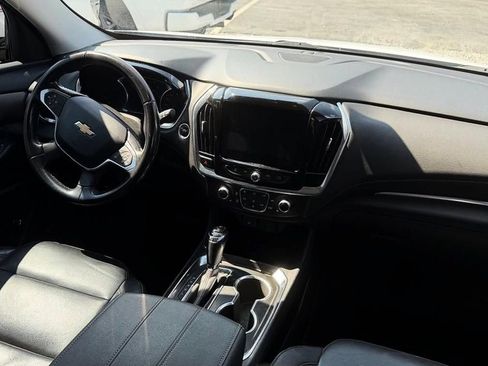 Used 2019 Chevrolet Traverse RS w/ LPO, Floor Liner Package AWD/4WD image 7