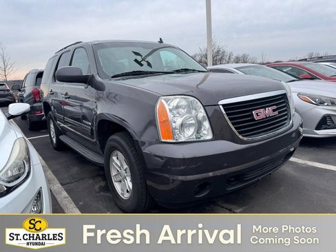 Used 2011 GMC Yukon SLE image 1