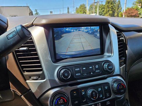 Used 2019 Chevrolet Suburban LT AWD/4WD image 27
