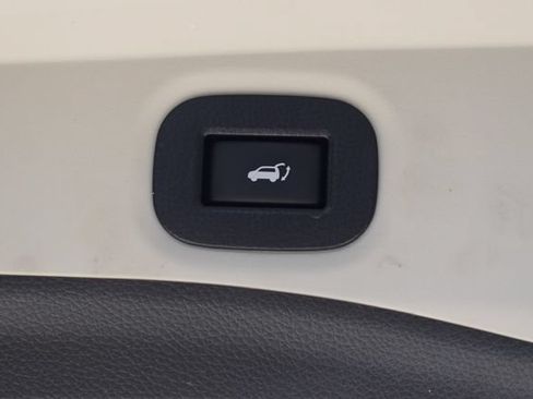 Used 2020 Nissan Rogue SV AWD/4WD image 10