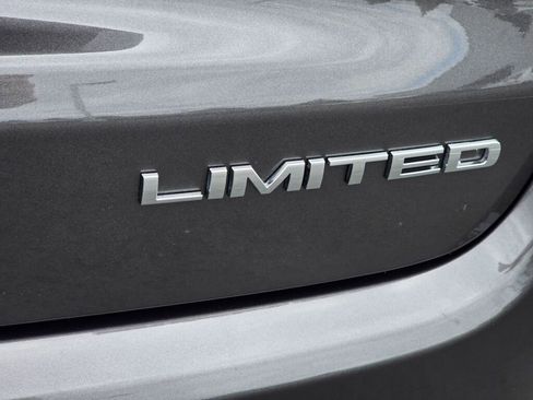 Used 2024 Jeep Compass Limited image 18