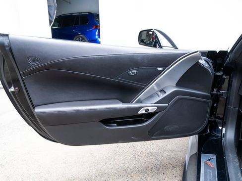 Used 2019 Chevrolet Corvette Z06 RWD image 14