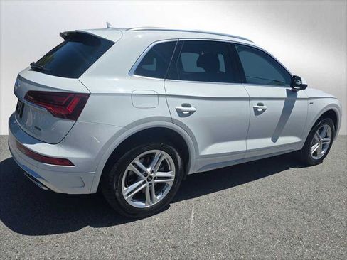 Used 2023 Audi Q5 e Premium Plus w/ Premium Plus Package AWD/4WD image 3