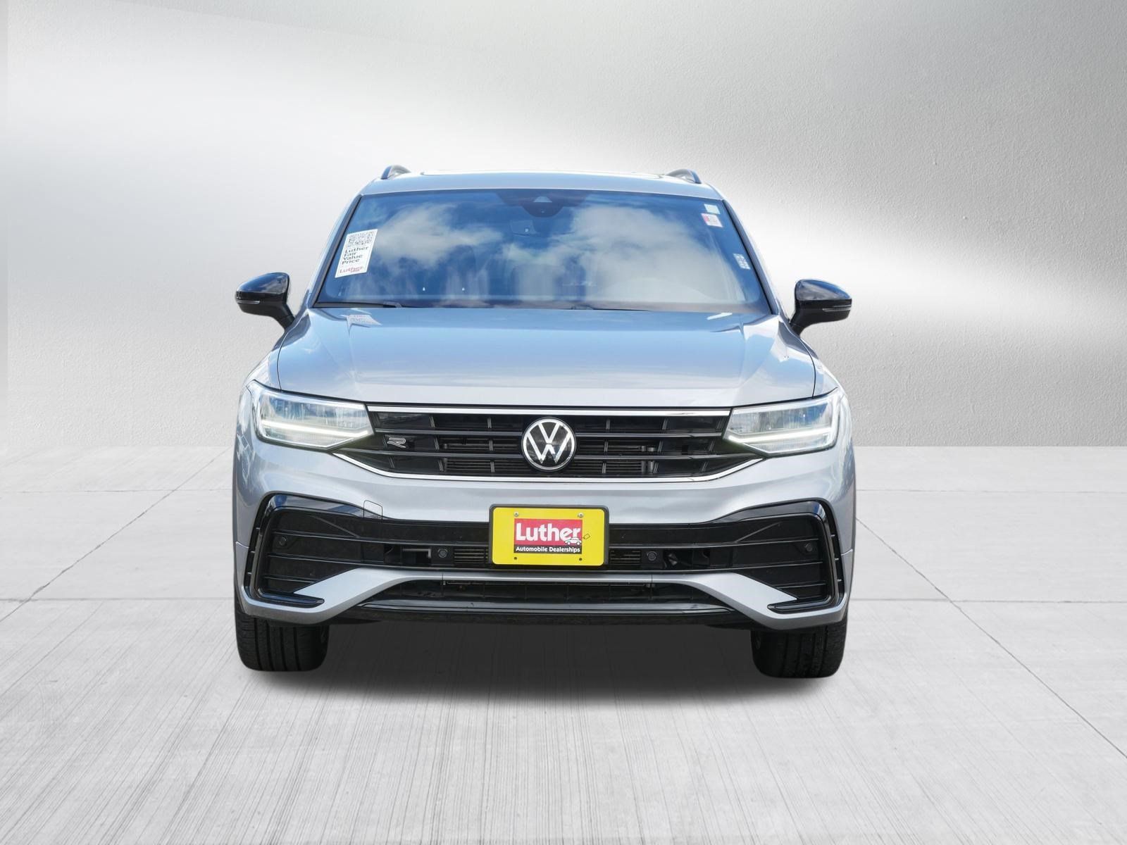 Used 2023 Volkswagen Tiguan SE R-Line AWD/4WD image 2