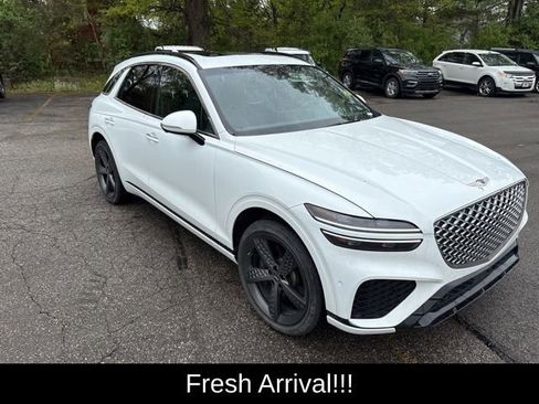 Used 2024 Genesis GV70 2.5T w/ Sport Prestige Package AWD/4WD image 3