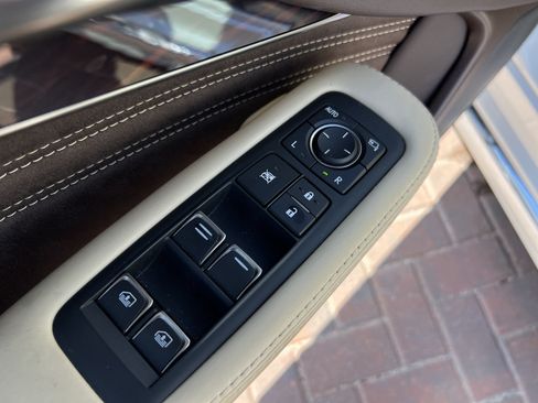 Used 2019 Lexus LS 500 RWD image 15
