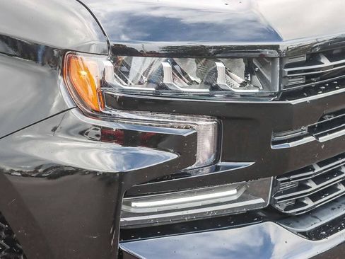 Used 2020 Chevrolet Silverado 1500 LT Trail Boss w/ Midnight Edition image 7