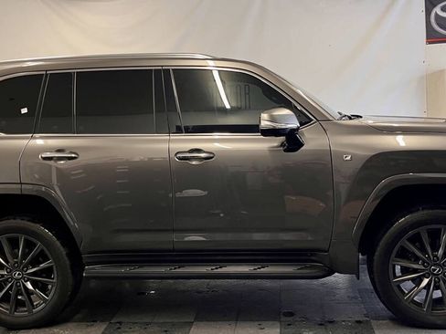 Used 2024 Lexus LX 600 F Sport image 3