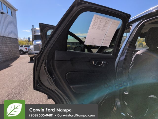 Used 2021 Volvo XC60 T5 Momentum AWD/4WD image 24