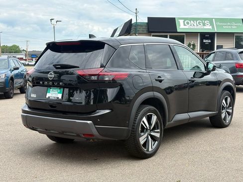 Used 2024 Nissan Rogue SL AWD/4WD image 8