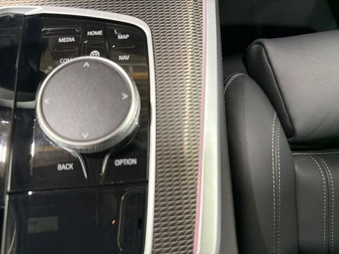 Certified 2022 BMW X5 xDrive40i w/ M Sport Package AWD/4WD image 39