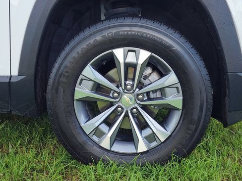 Certified 2025 Chevrolet Equinox LT FWD image 13