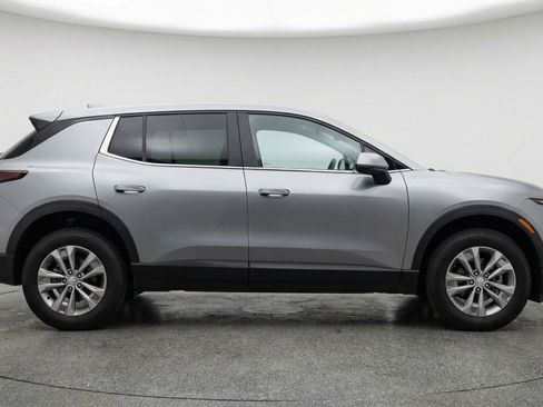 Used 2025 Chevrolet Equinox LT image 11