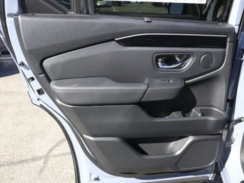 New 2025 Honda Pilot Touring image 19