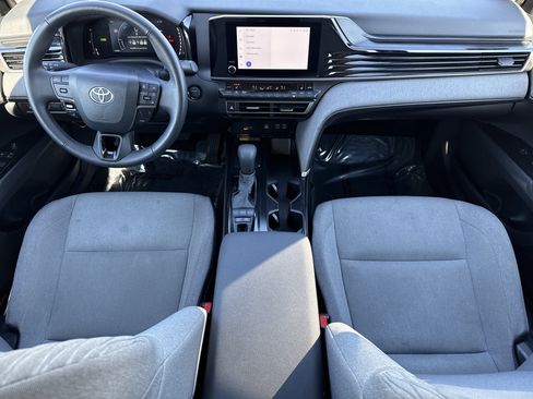 Used 2025 Toyota Camry LE w/ Convenience Package image 27