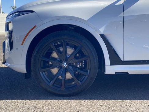 New 2025 BMW X7 M60i w/ Climate Comfort Package image 10