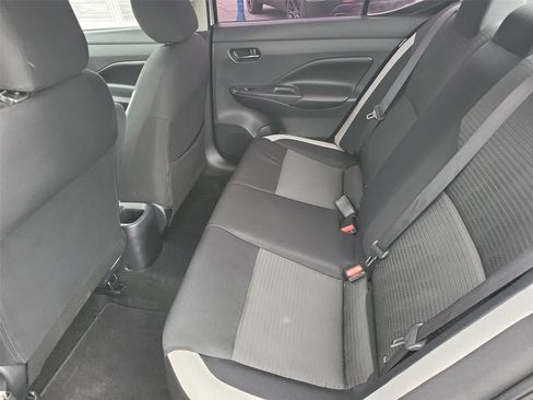 Used 2020 Nissan Versa SV FWD image 14