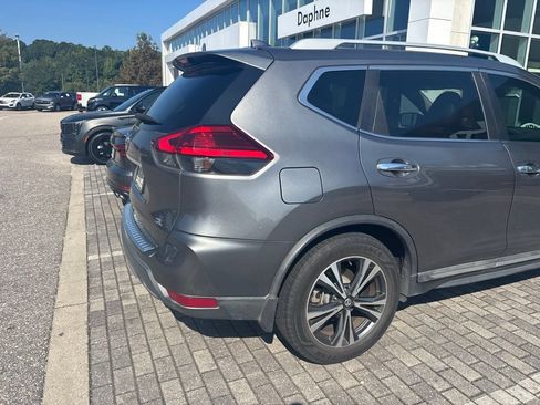 Used 2017 Nissan Rogue SL w/ SL Premium Package FWD image 5