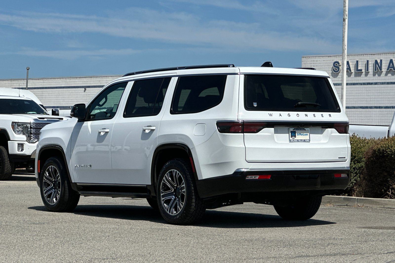 Used 2024 Jeep Wagoneer Series II AWD/4WD image 6