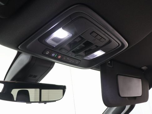 Used 2019 Chevrolet Silverado 1500 High Country image 18