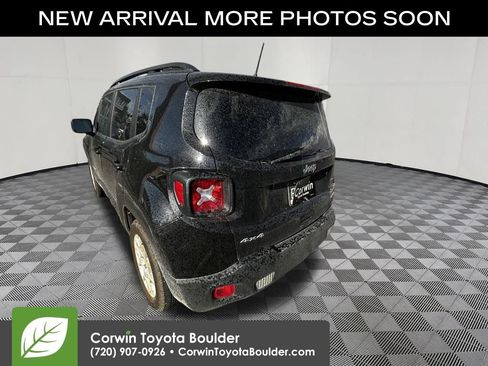 Used 2020 Jeep Renegade Latitude w/ Popular Equipment Group AWD/4WD image 5
