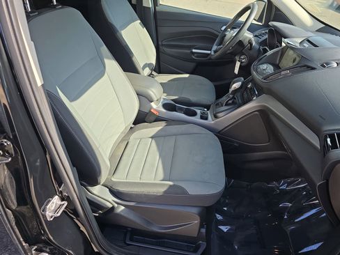 Used 2016 Ford Escape SE w/ Equipment Group 201A image 10