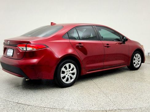 Used 2022 Toyota Corolla LE FWD image 5