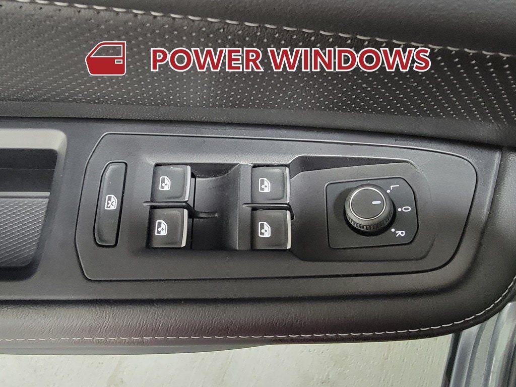 Used 2024 Volkswagen Atlas SE AWD/4WD image 25